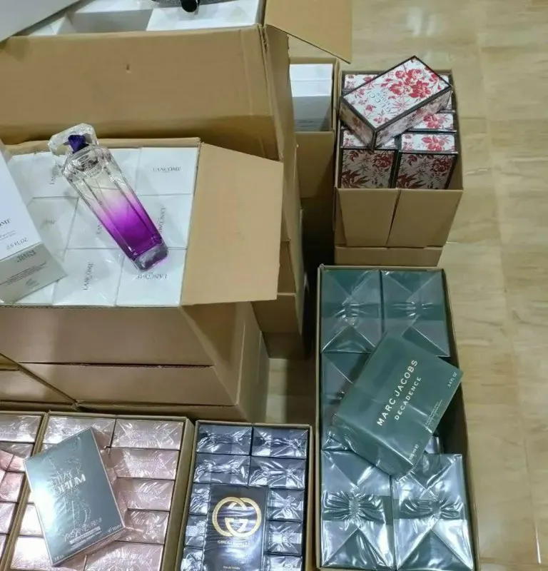 Perfume Pallet